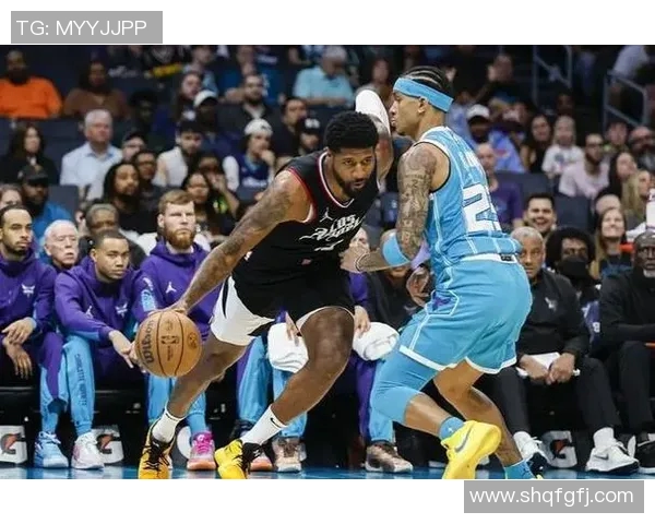 维金斯与保罗乔治的对决谁能在NBA赛场上笑到最后